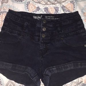 Back jean high waisted shorts